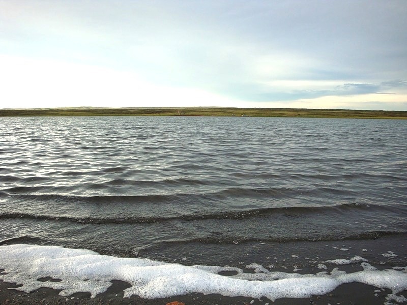 Озеро дус холь. Озеро дус-Холь в Туве. Соленое озеро дус-Холь. Соленое озеро в Туве. Озеро Сватиково Республика Тыва.